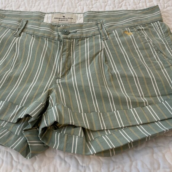 Abercrombie & Fitch Striped Shorts Size 8 Green Low Rise - Picture 1 of 13